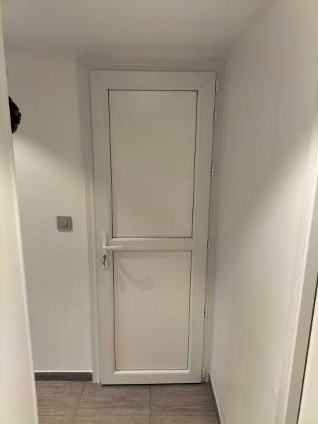 Devis installation d'une porte Veka en PVC à Lyon 8 (69008)