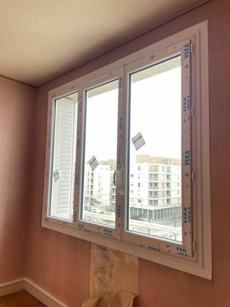 Installation à Villeurbanne de fenêtres PVC double vitrage acoustique