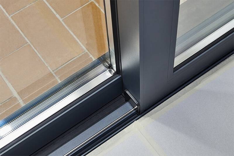 Spécialistes en fenêtres aluminium sur-mesure à 2 vantaux coulissants